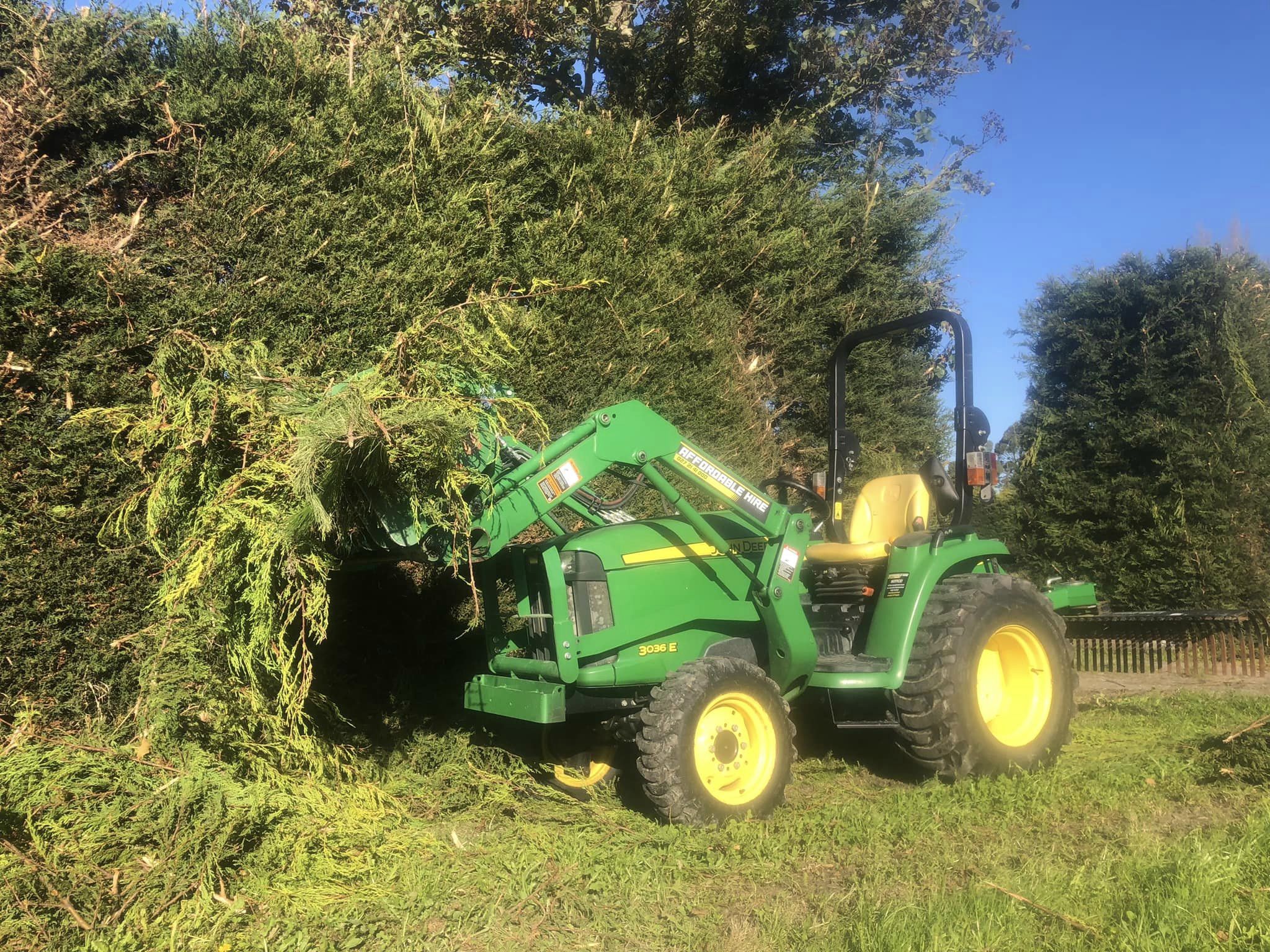 Tractor with Grabber